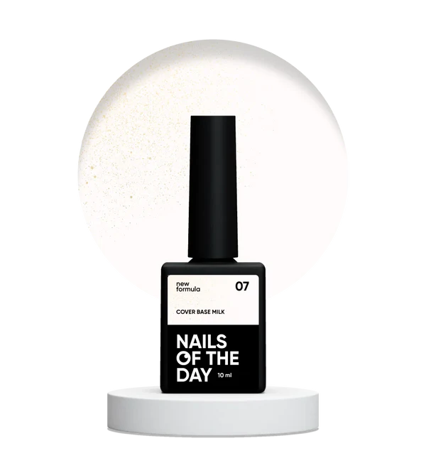 Nailsoftheday Cover base NEW Formula milk 07 — un tono lechoso, semitransparente con brillo dorado que aporta un reflejo cálido dorado, una base de camuflaje para uñas, 10 ml
