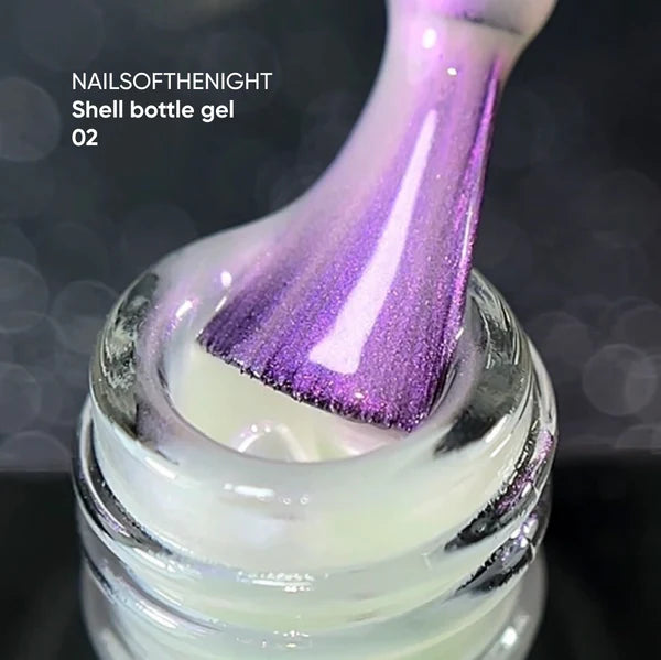 NAILSOFTHENIGHT Shell bottle gel 02 — gel líquido ultrafuerte con función autonivelante y efecto perla para uñas, 10 ml