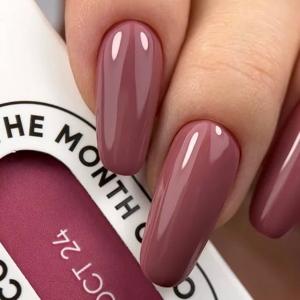 NAILSOFTHEDAY Color of the month October 2024 Mulenbergia — el color del mes es un rosa polvoriento, que cubre en una sola capa, 10 ml