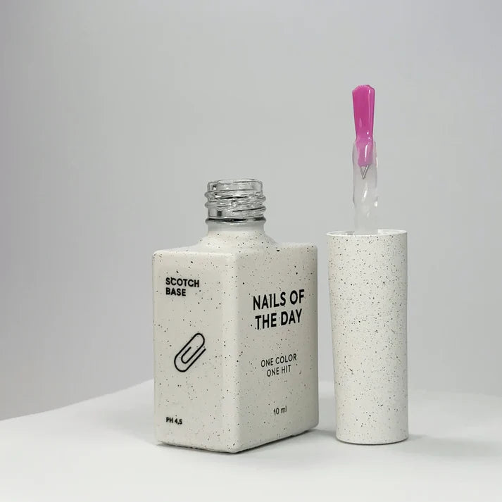 NAILSOFTHEDAY SCOTCH BASE — base líquida profesional para uñas naturales, 10 ml