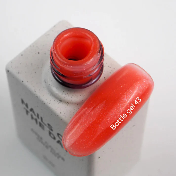 NAILSOFTHEDAY Bottle Gel 43 – gel ultraresistente rojo con con brillo fino para el refuerzo de uñas, 10 ml