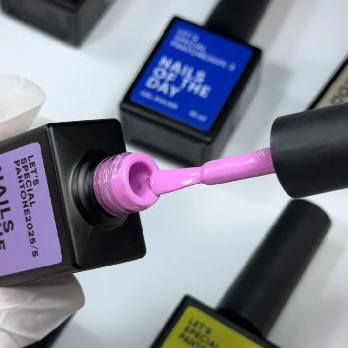 NAILSOFTHEDAY Let’s special Pantone2025/5 — esmalte semipermanente rosa lavanda, que cubre en una capa, 10 ml