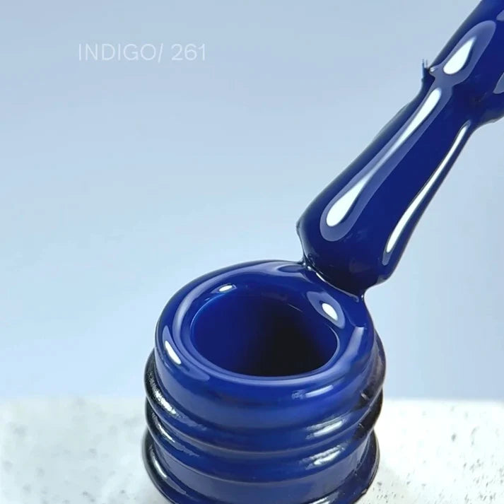 NAILSOFTHEDAY Gel Polish Indigo — esmalte semipermanente azul índigo intenso con cobertura completa en una sola capa. 10 ml.