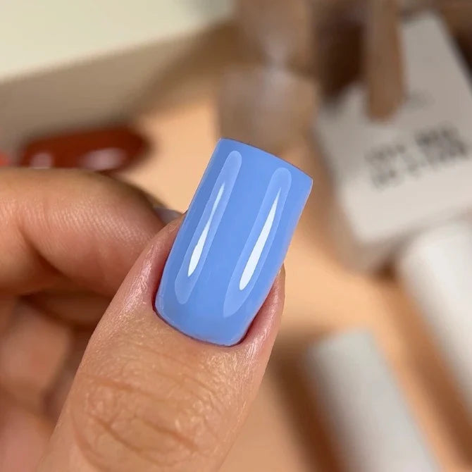 NAILSOFTHEDAY Gel Polish Jeans — esmalte semipermanente azul vaquero con cobertura completa en una sola capa. 10 ml