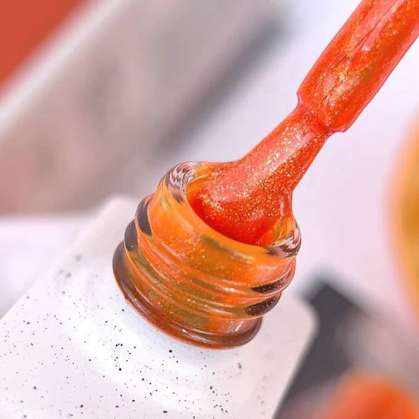 NAILSOFTHEDAY Color of the month January 2025 Vitamin C — color del mes, naranja intenso con un fino shimmer que cubre en una capa, 10 ml